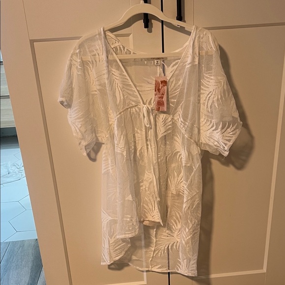 Francesca's Collections Sheer White Leaf Coverup - Picture 1 of 2